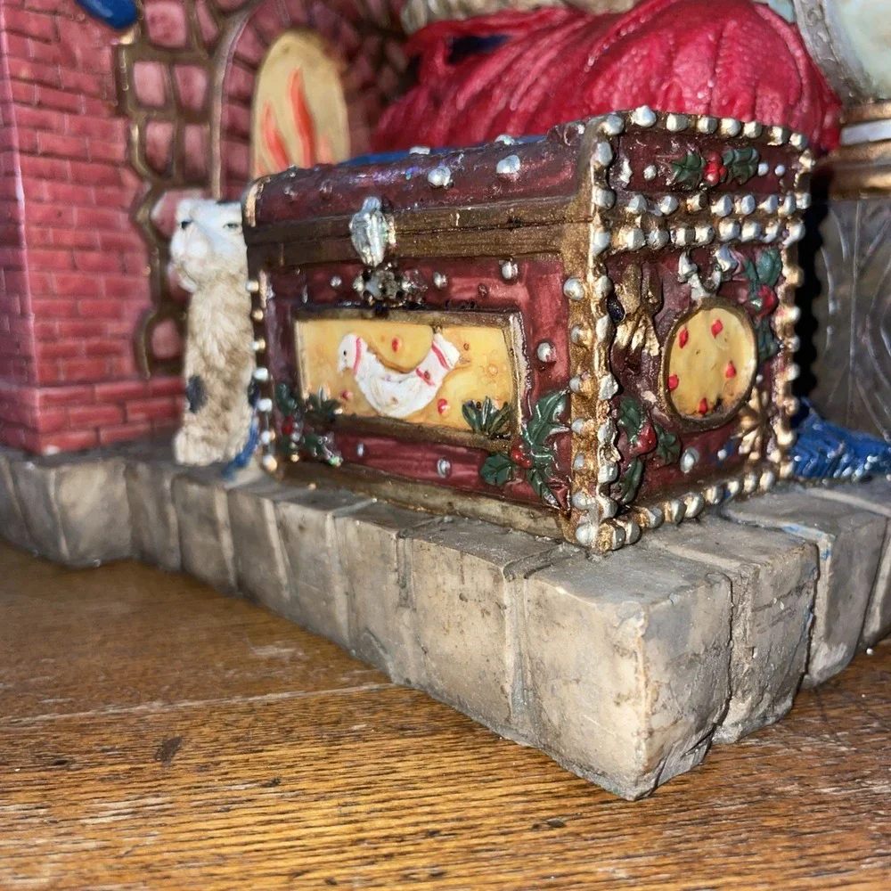 CEDAR CREEK COLLECTION MR & MRS SANTA‎ CLAUS WITH GLOBE ANTIQUE FIGURINE